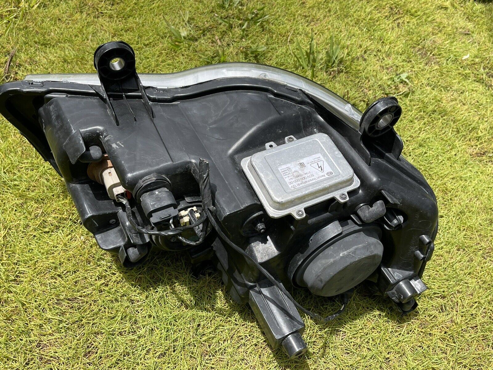 2011-2016 Chrysler Town & Country HID Headlight Assembly Left LH oem