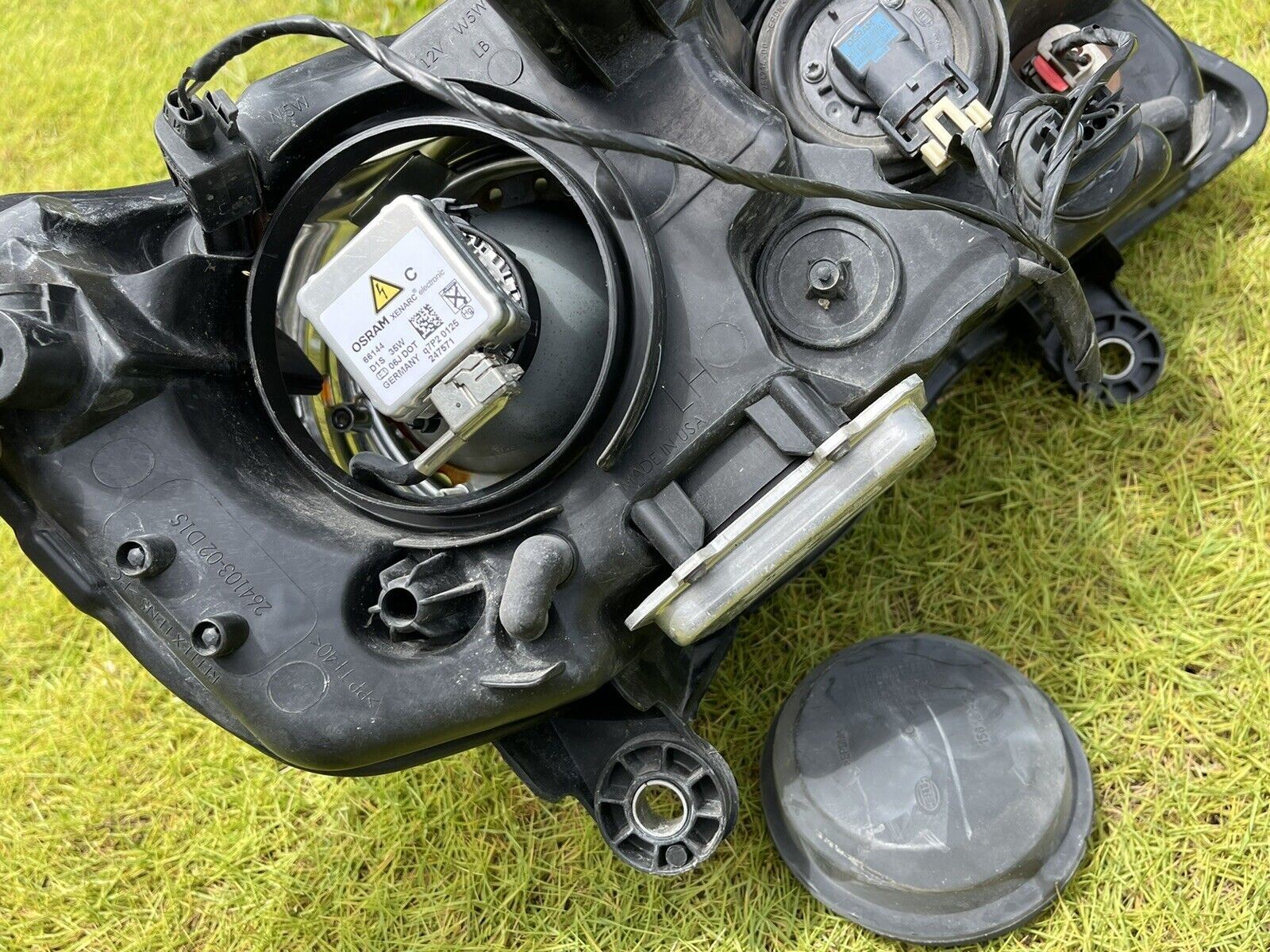 2011-2016 Chrysler Town & Country HID Headlight Assembly Left LH oem