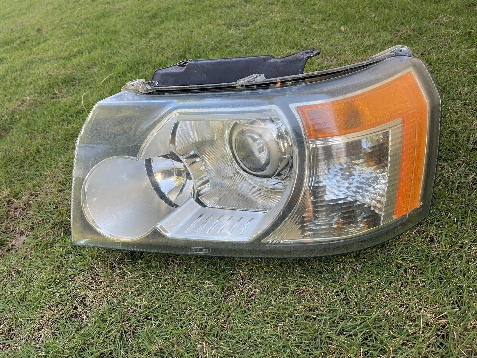 08-12 Land Rover LR2 LH Left HID Headlight Assembly OEM