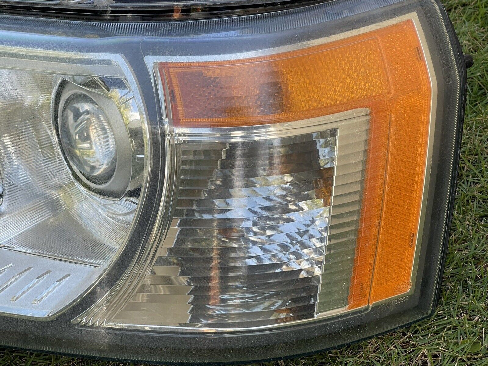 08-12 Land Rover LR2 LH Left HID Headlight Assembly OEM