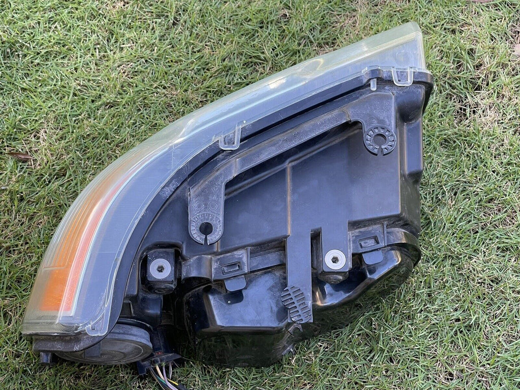 08-12 Land Rover LR2 LH Left HID Headlight Assembly OEM