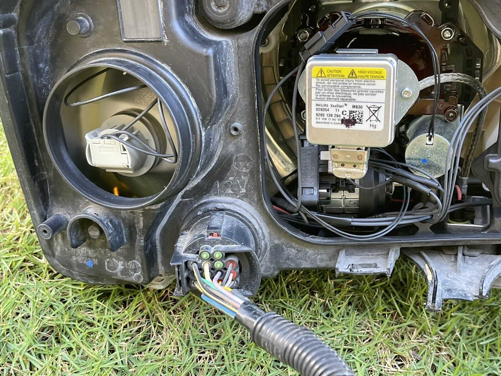 08-12 Land Rover LR2 LH Left HID Headlight Assembly OEM