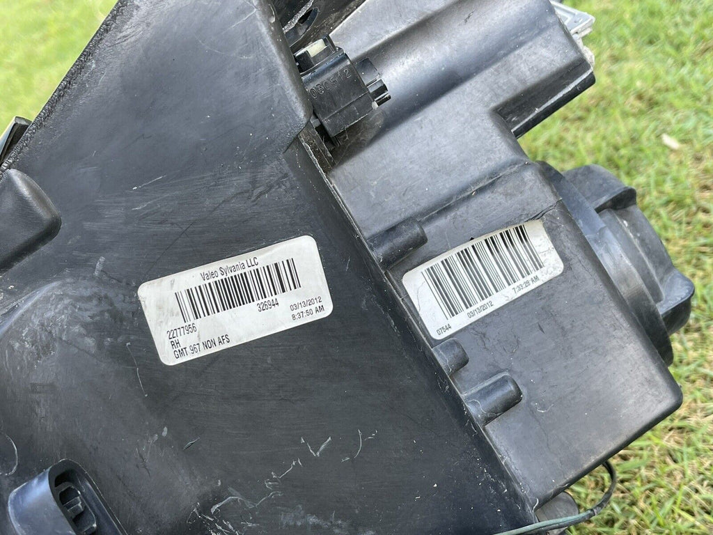 08-12 Buick Enclave Xenon HID Headlight Assembly LH+RH Pair NON-AFS OEM