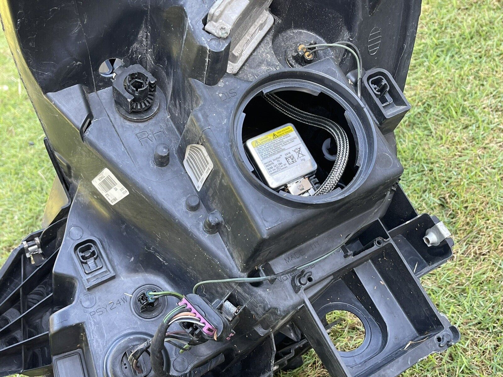 08-12 Buick Enclave Xenon HID Headlight Assembly LH+RH Pair NON-AFS OEM