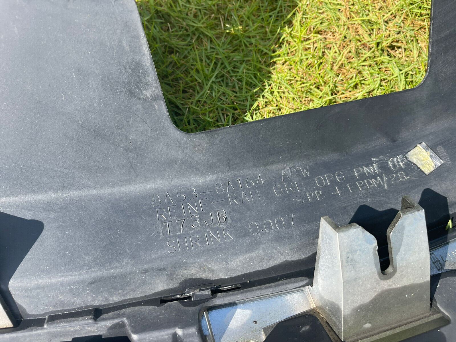 Lincoln MKZ Front Grill | 09-12 Lincoln Grill | rightchoiceautoparts