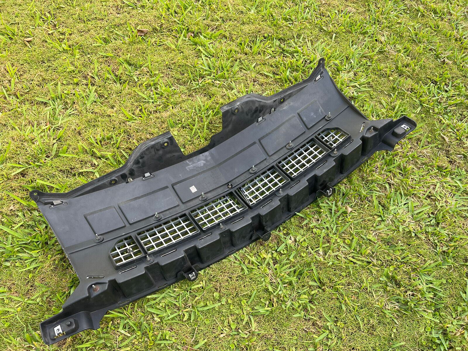 2010 Lincoln MKZ Grill | Support Bracket Gril | rightchoiceautoparts