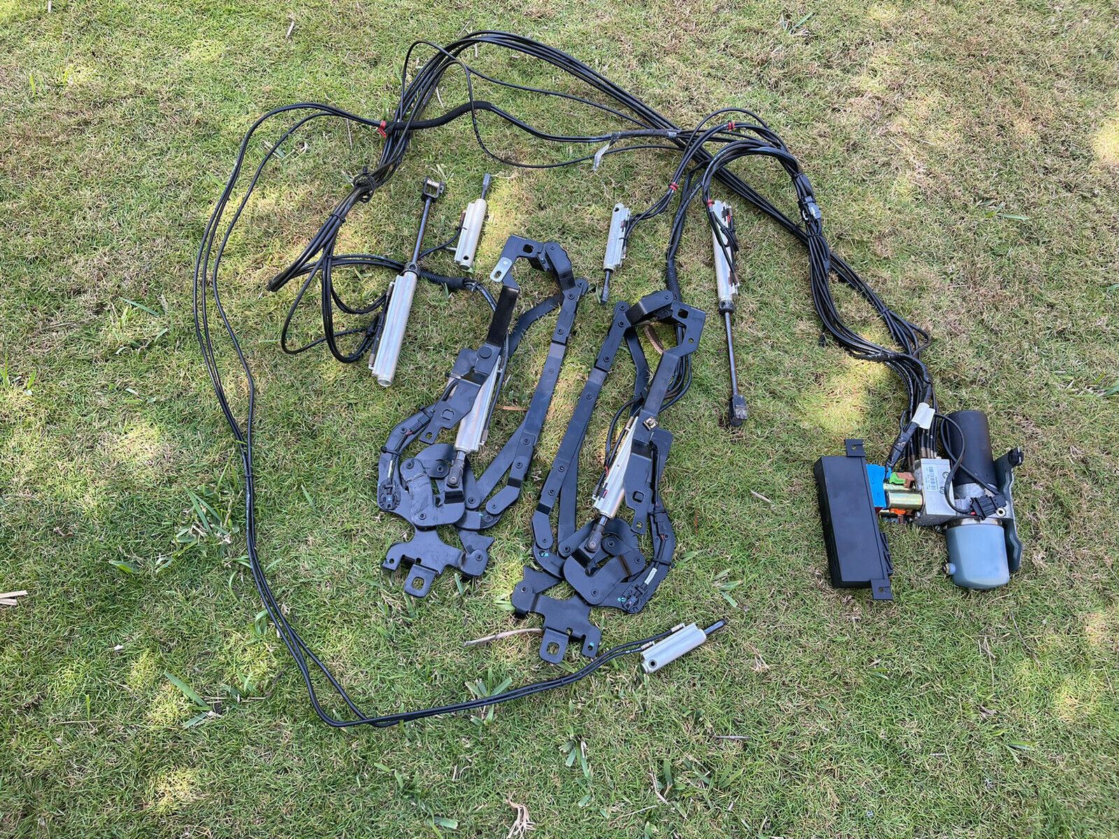 04-11 Saab 9-3 Convertible Top Pump Motor 7 Hydraulic Cylinder Ram with Lines