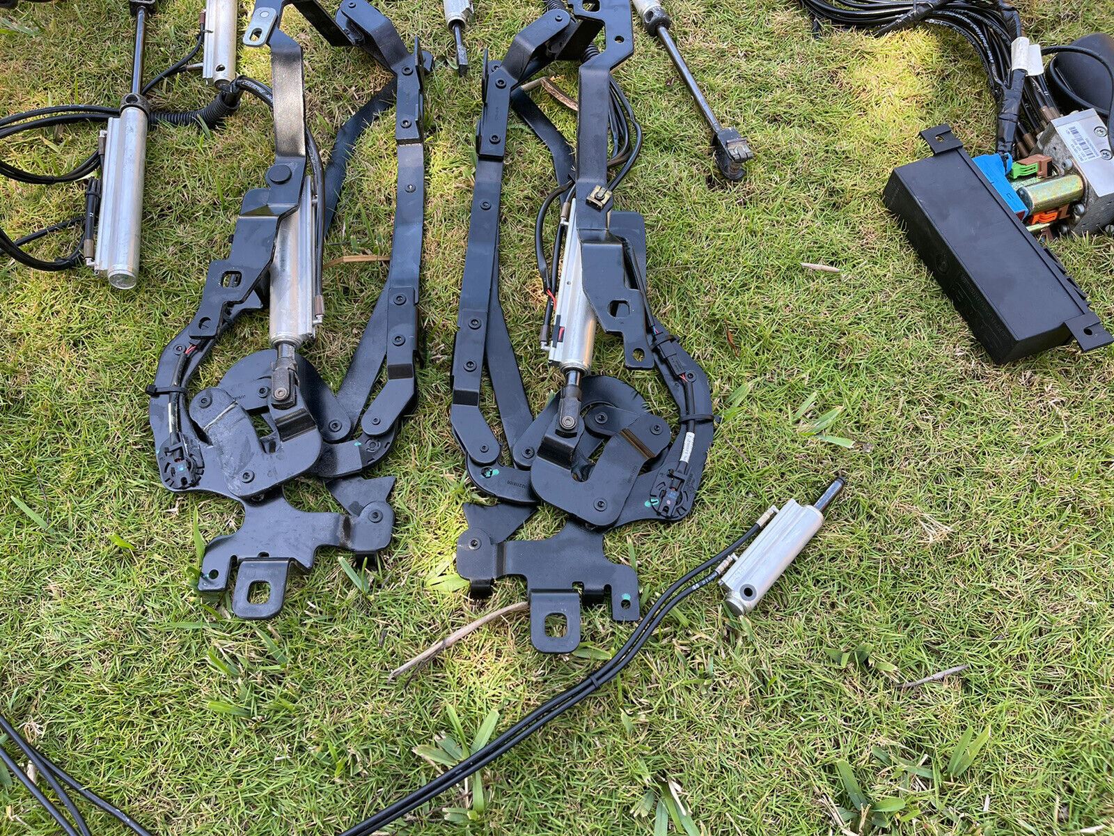 04-11 Saab 9-3 Convertible Top Pump Motor 7 Hydraulic Cylinder Ram with Lines