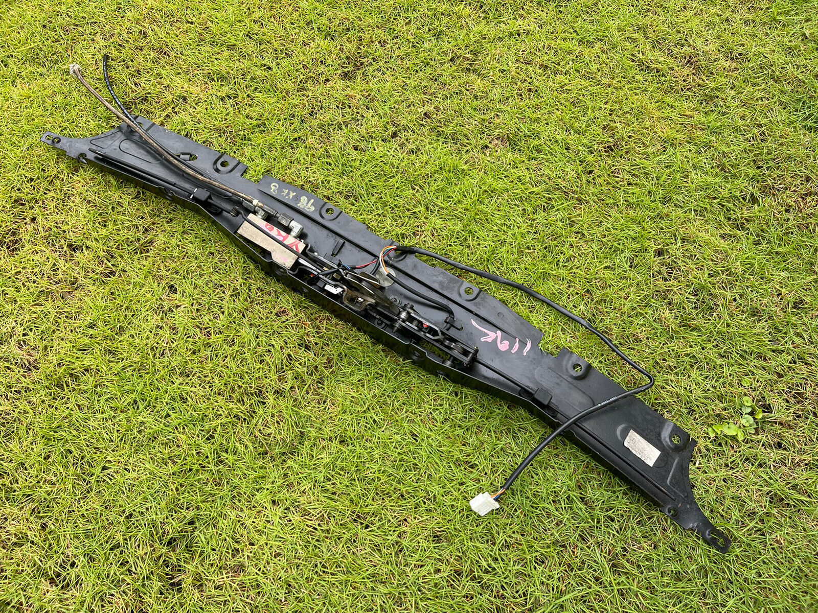 97-06 Jaguar XK8 XKR Convertible Soft Top Front Lock Latch OEM