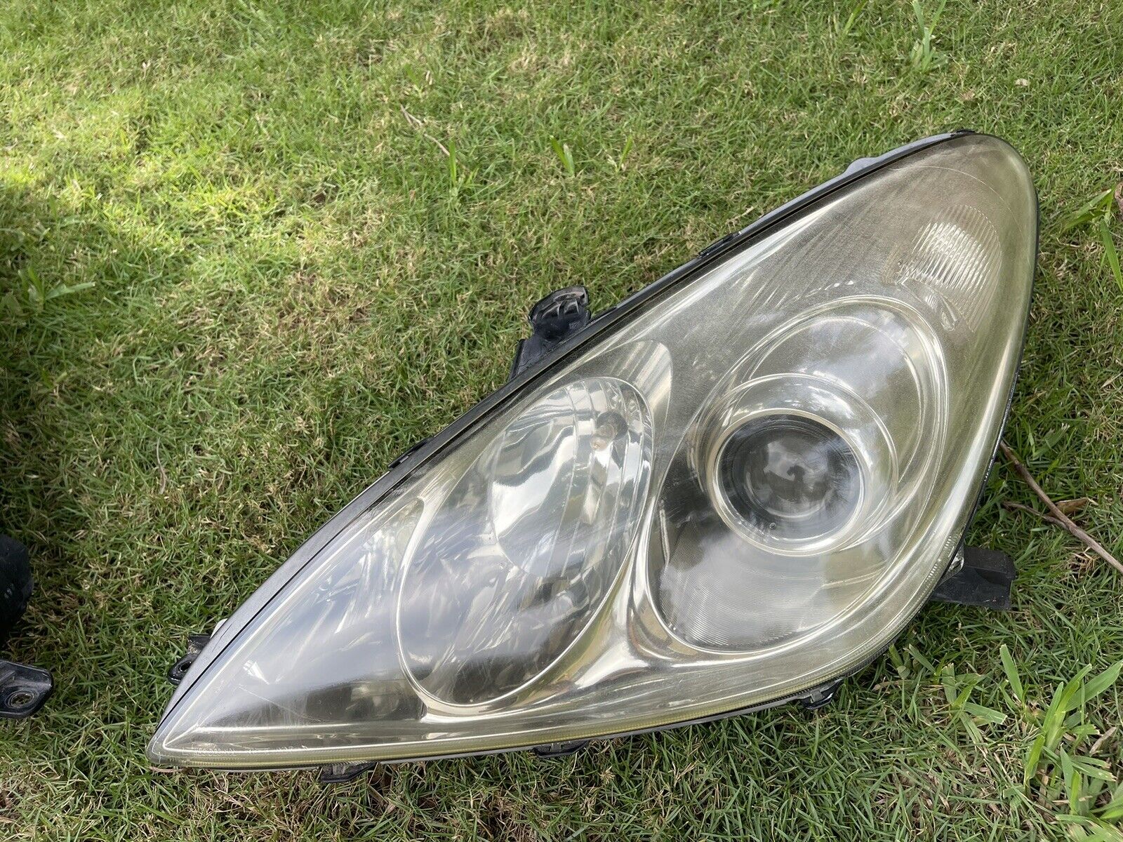 2004-2006 Lexus ES330 HID Headlight Assembly OEM LH+RH Pair