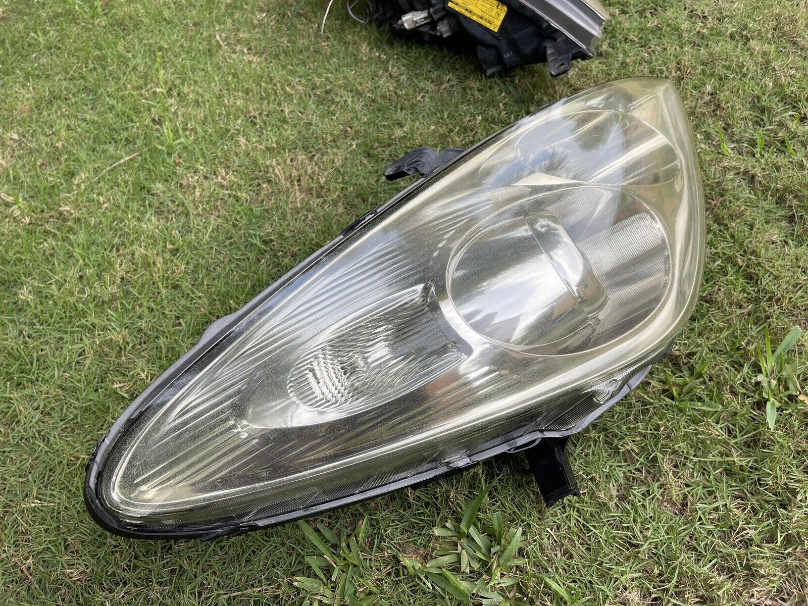 2004-2006 Lexus ES330 HID Headlight Assembly OEM LH+RH Pair