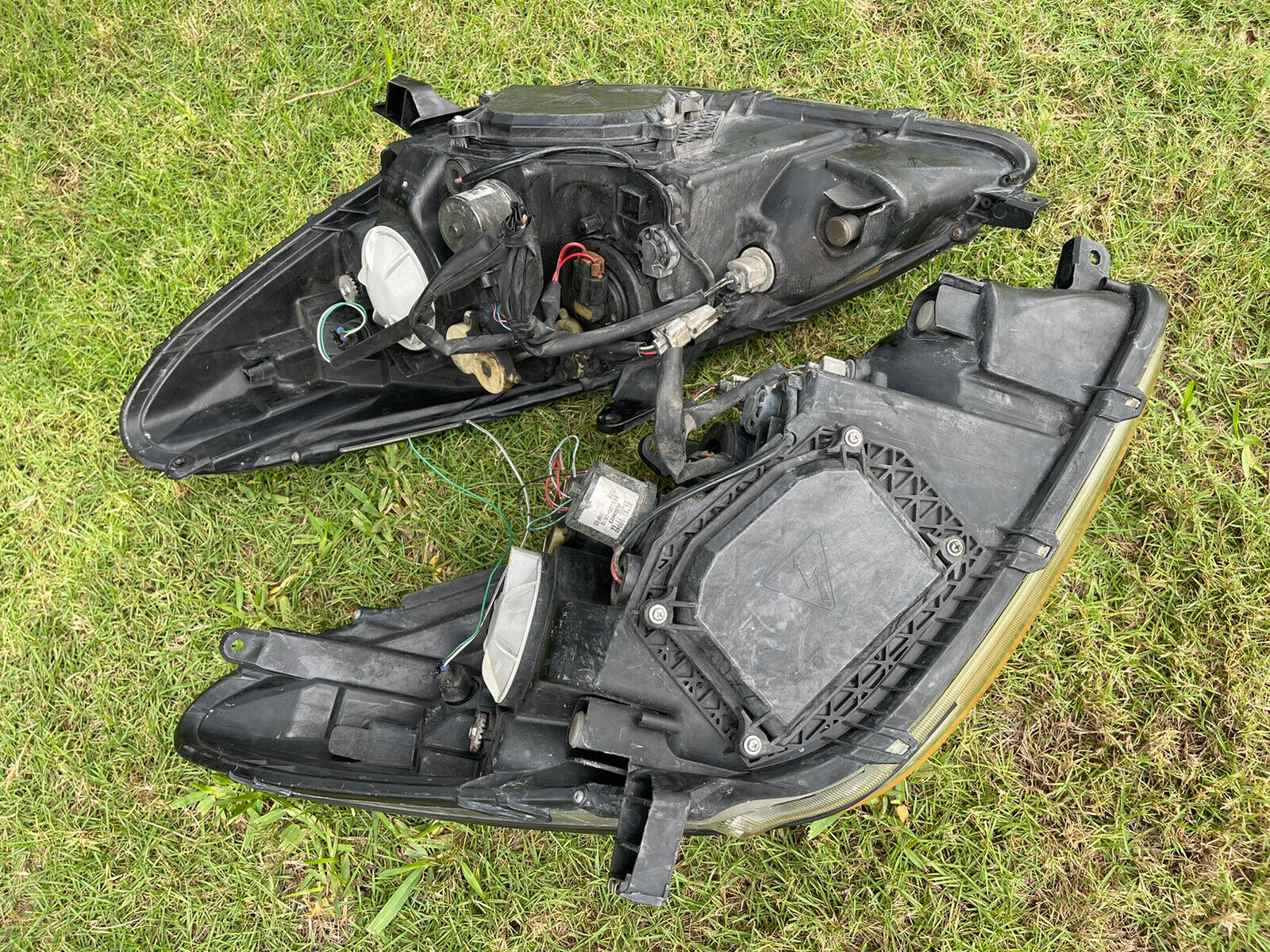 2004-2006 Lexus ES330 HID Headlight Assembly OEM LH+RH Pair