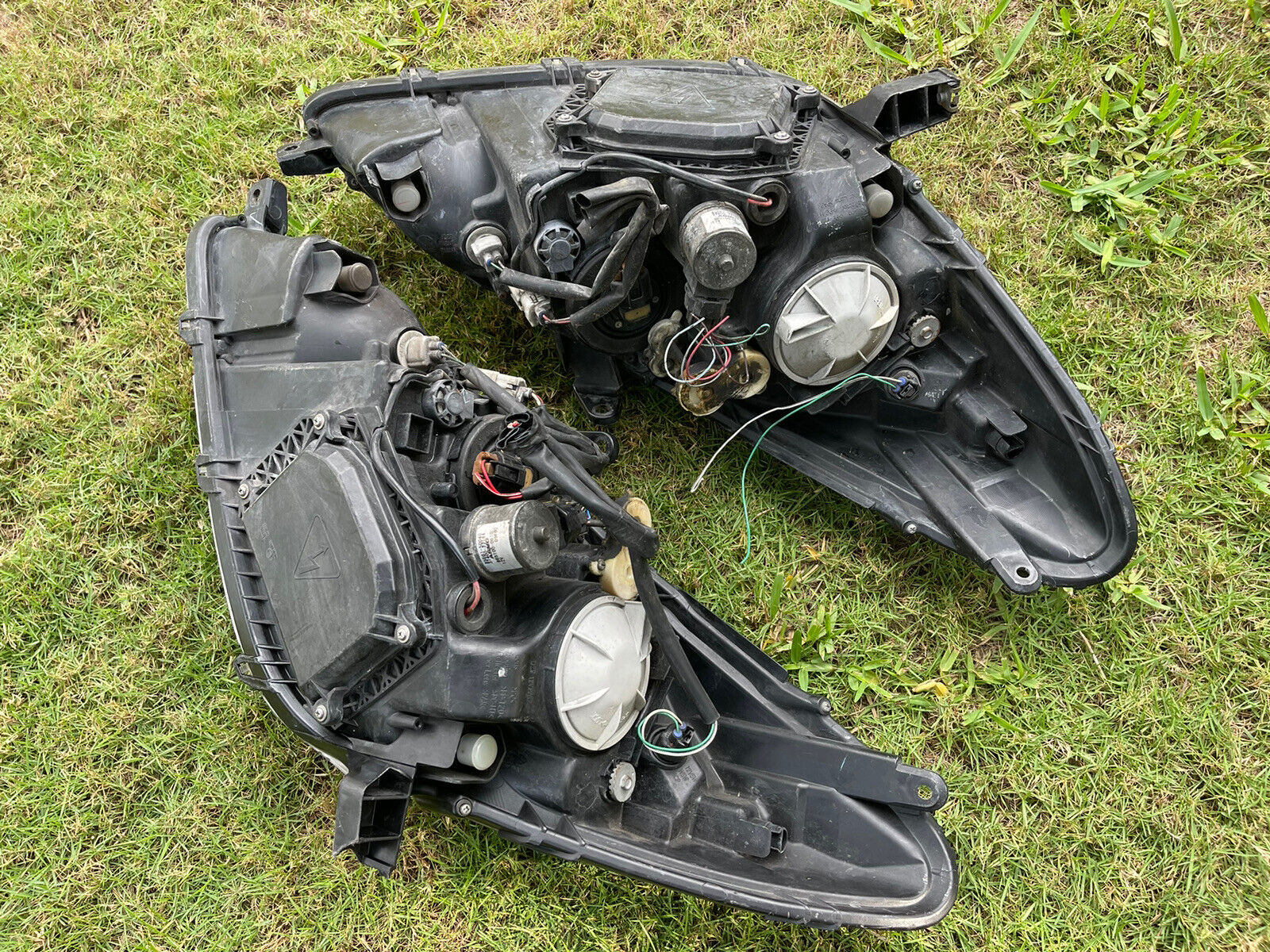 2004-2006 Lexus ES330 HID Headlight Assembly OEM LH+RH Pair