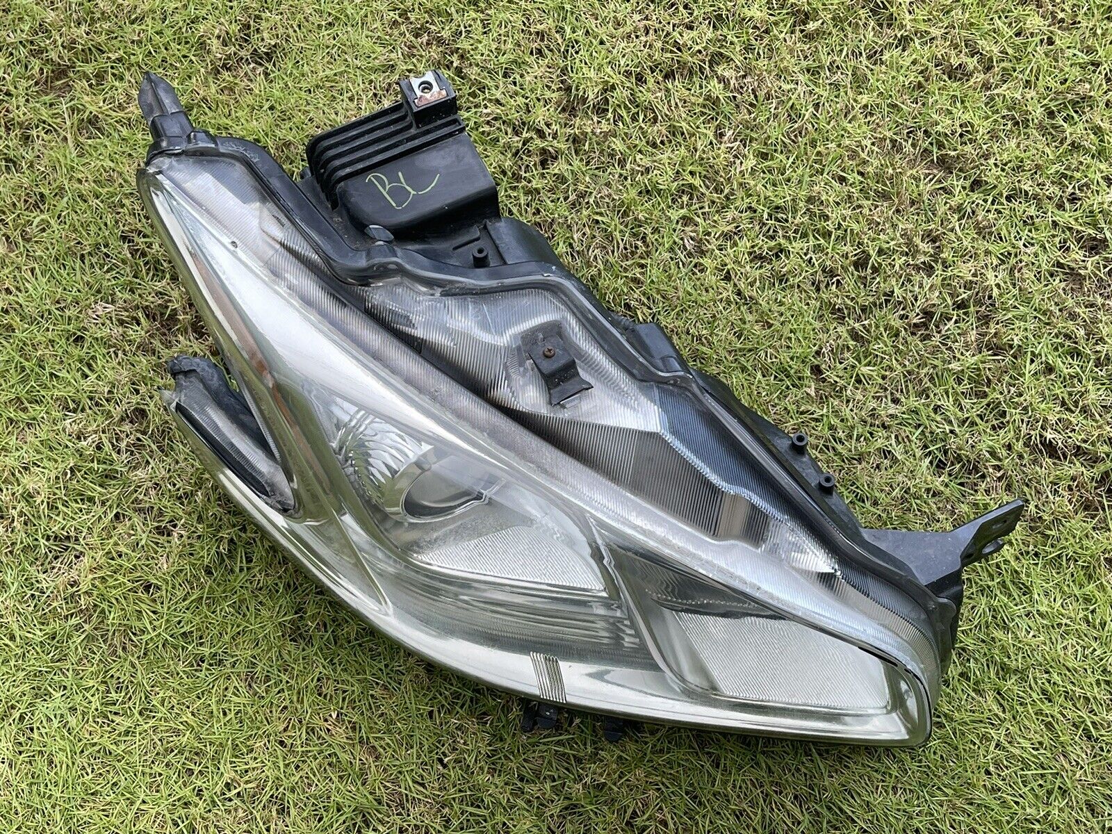 09-14 Nissan Maxima HID Headlight Assembly OEM RH