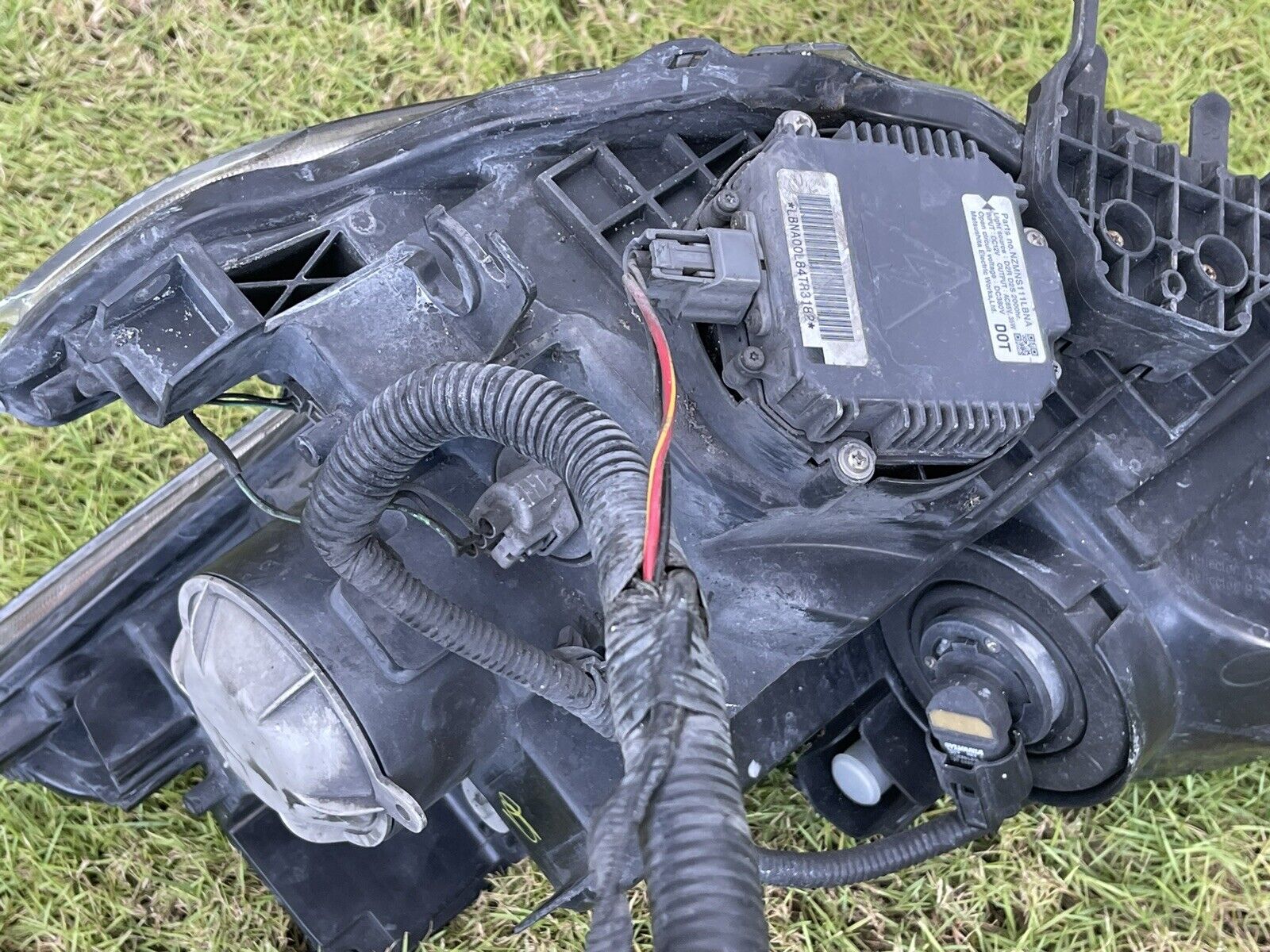 09-14 Nissan Maxima HID Headlight Assembly OEM RH