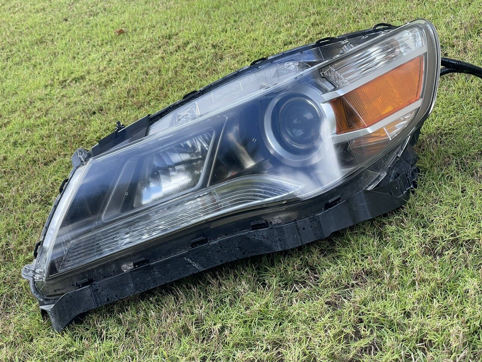 09-12 Acura RL Xenon HID Headlight Assembly OEM LH