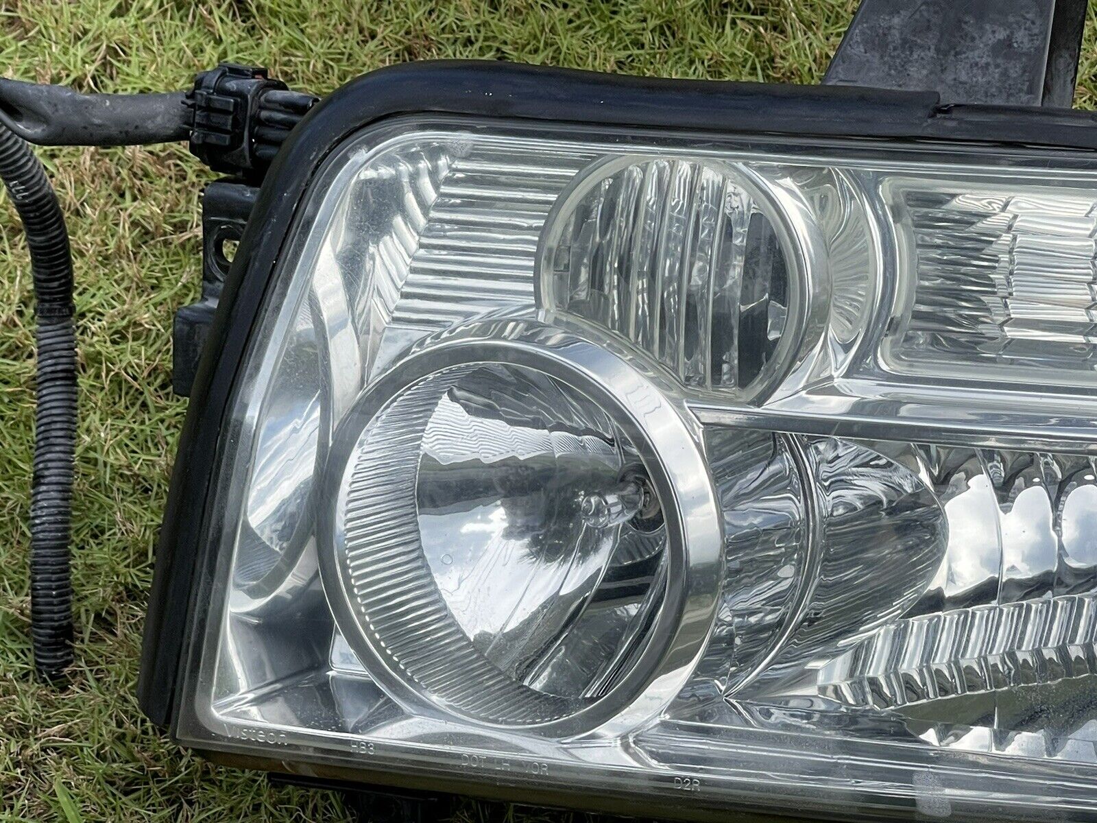 04-10 Infiniti QX56 Xenon HID Headlight Assembly OEM LH