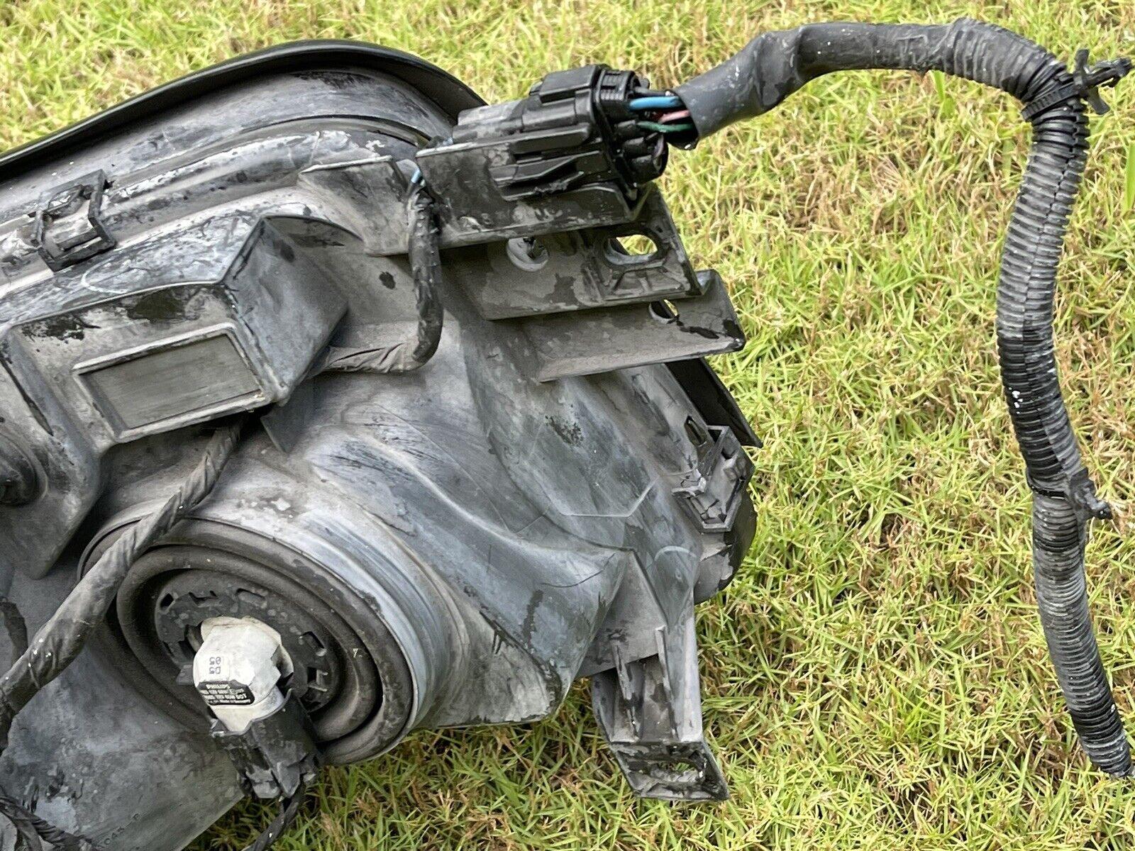 04-10 Infiniti QX56 Xenon HID Headlight Assembly OEM LH