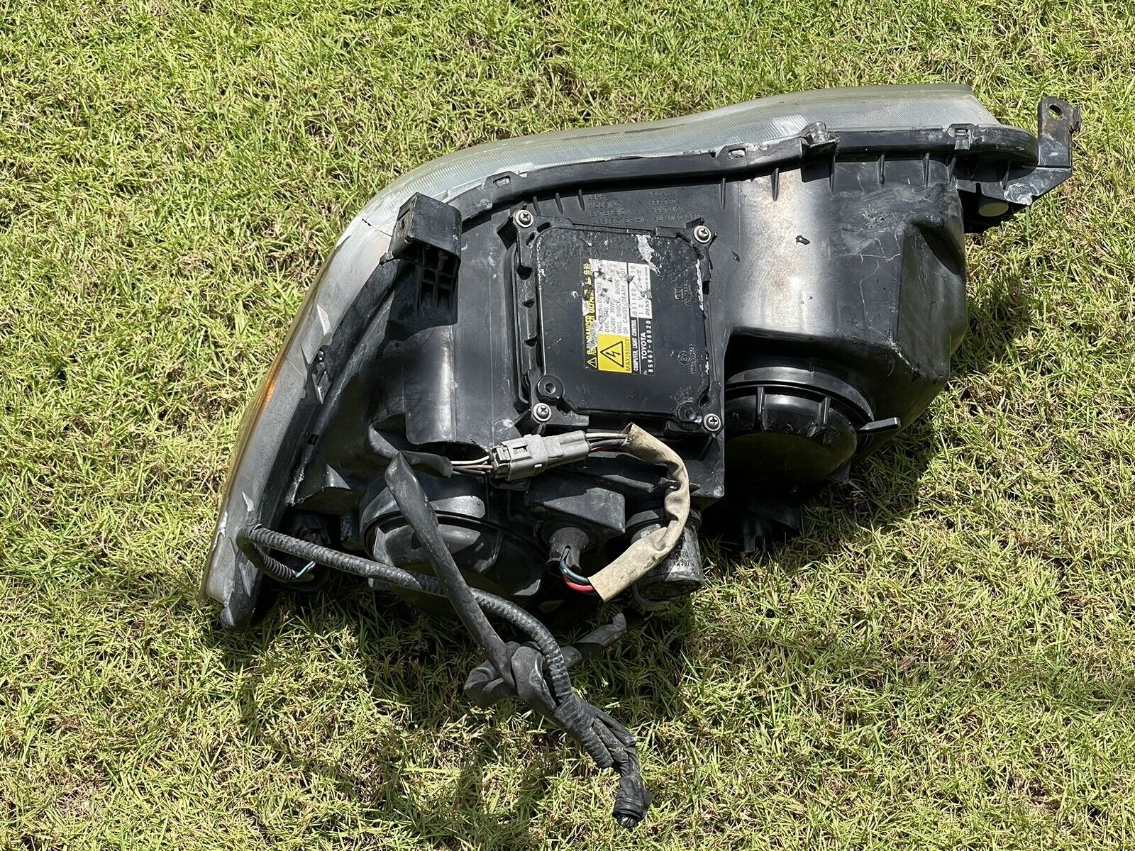 08-10 Toyota Avalon HID Headlight Assembly RH OEM