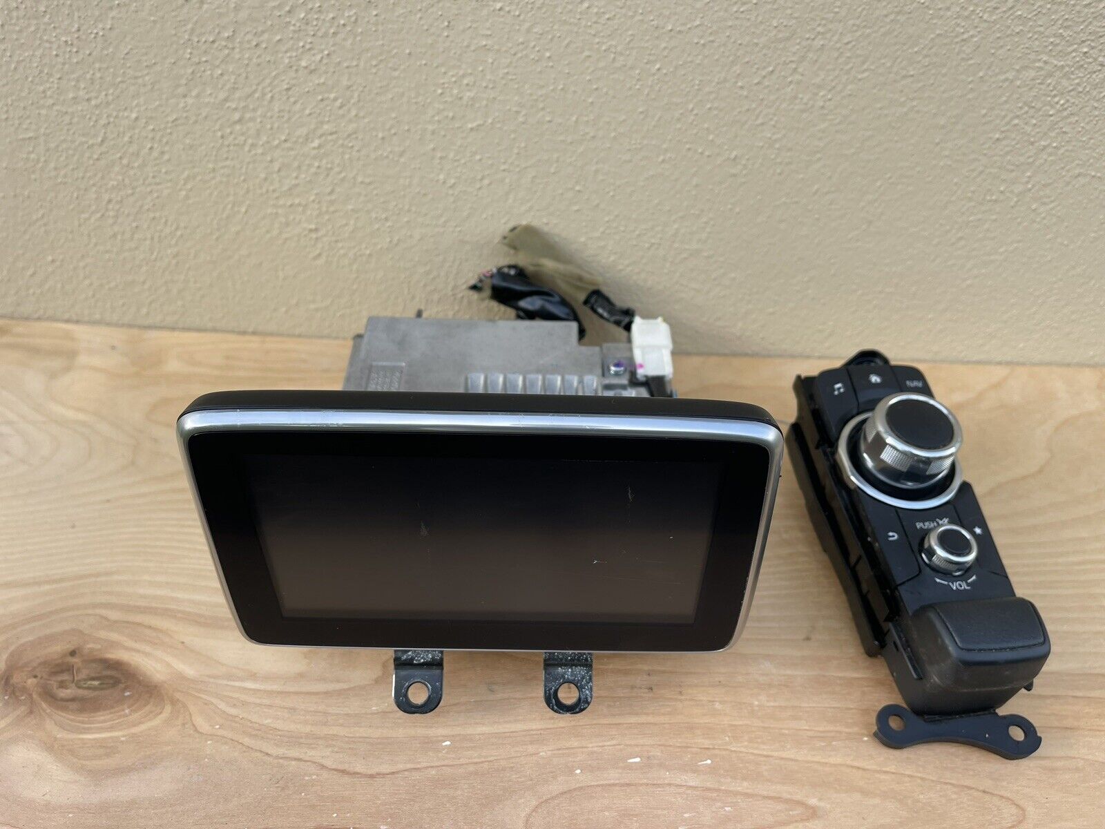 17-18 Toyota Yaris Media Navigation DISPLAY Screen Radio Receiver Module +Switch