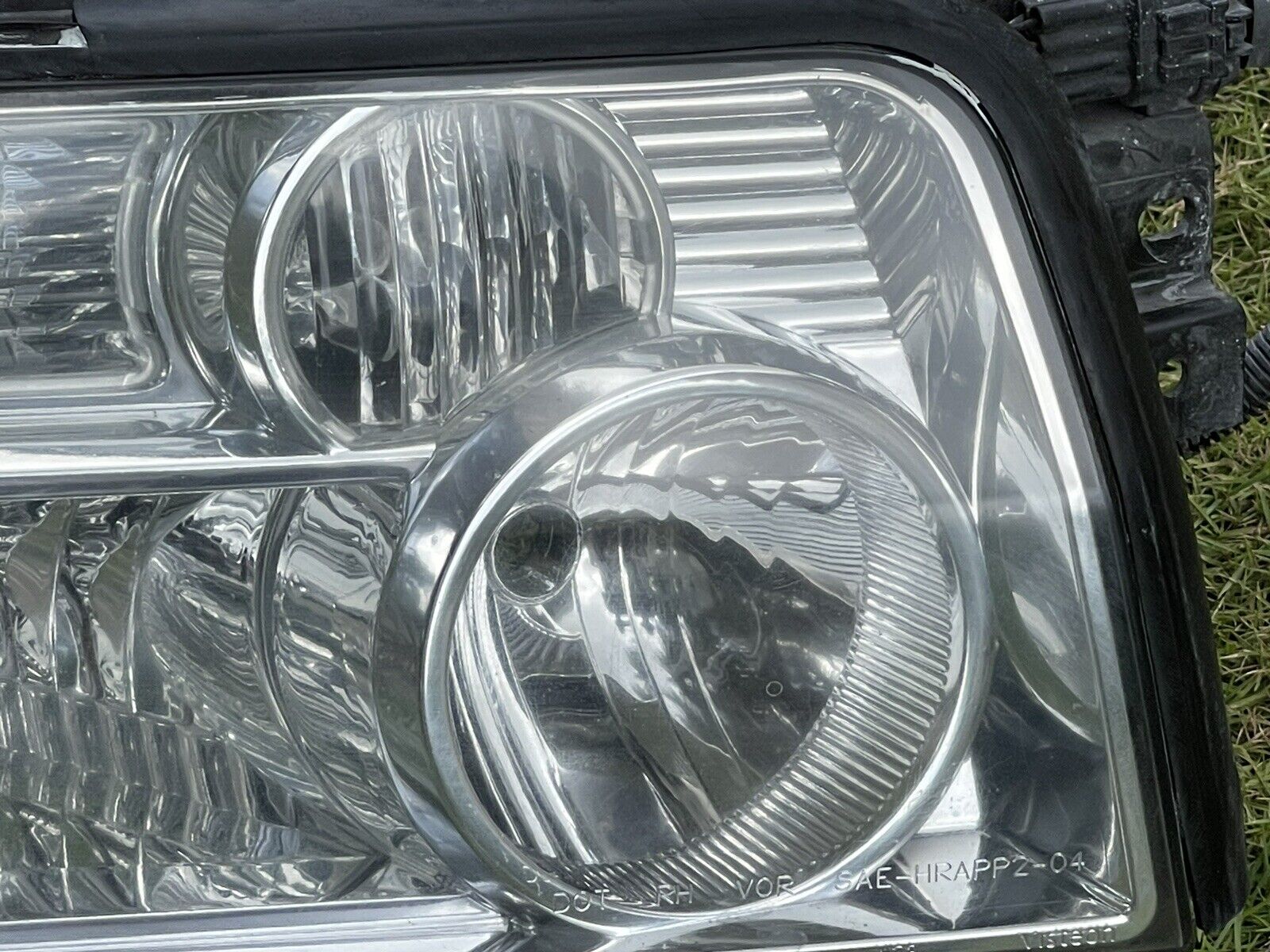 04-10 Infiniti QX56 Xenon HID Headlight Assembly OEM RH