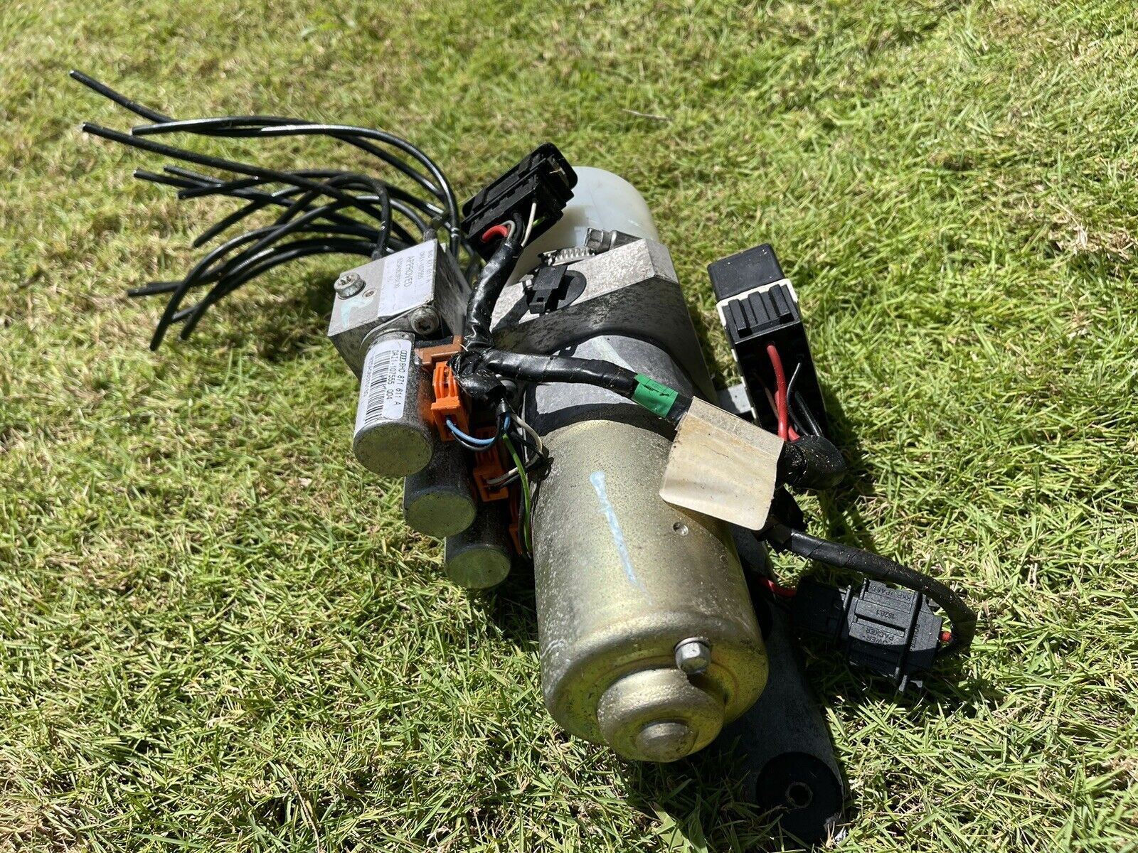 03-09 Audi A4 S4 Convertible Soft Top Hydraulic Pump Motor OEM