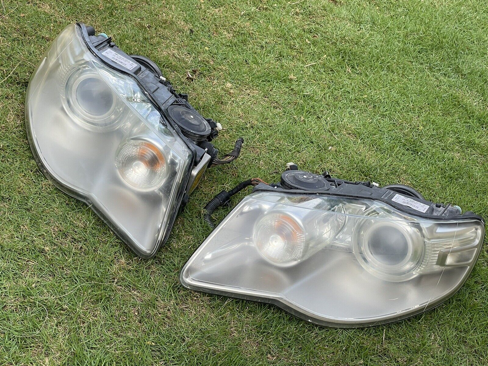 2008-2010 Volkswagen Touareg AFS Xenon HID Headlight Assembly OEM LH+RH Pair
