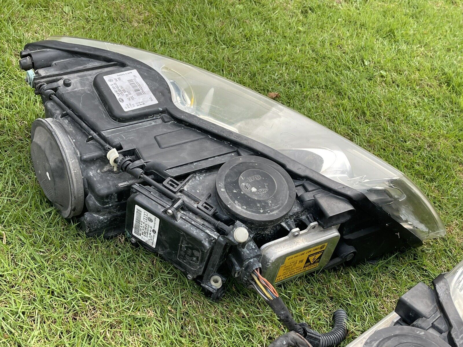 2008-2010 Volkswagen Touareg AFS Xenon HID Headlight Assembly OEM LH+RH Pair