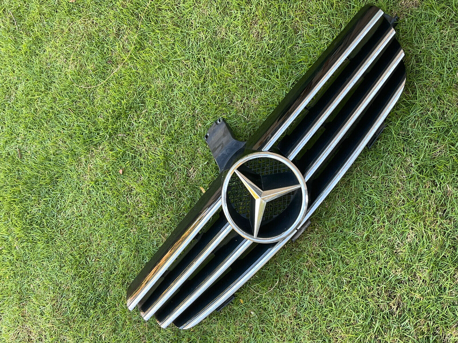 03-09 Mercedes-Benz CLK500 Upper Front Hood OEM Grille Grill