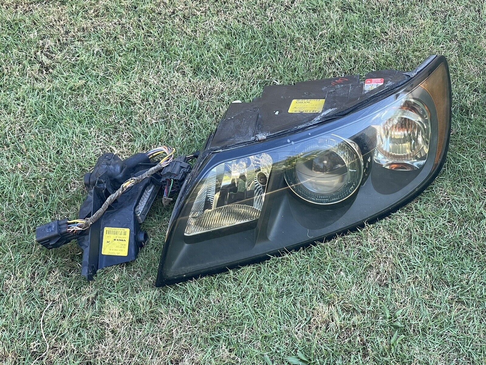 04-07 Volvo S40 Headlight Assembly HID Xenon w/Ballast LH OEM