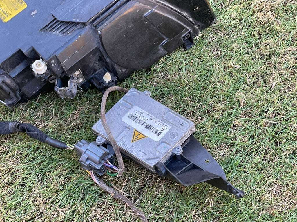 04-07 Volvo S40 Headlight Assembly HID Xenon w/Ballast LH OEM