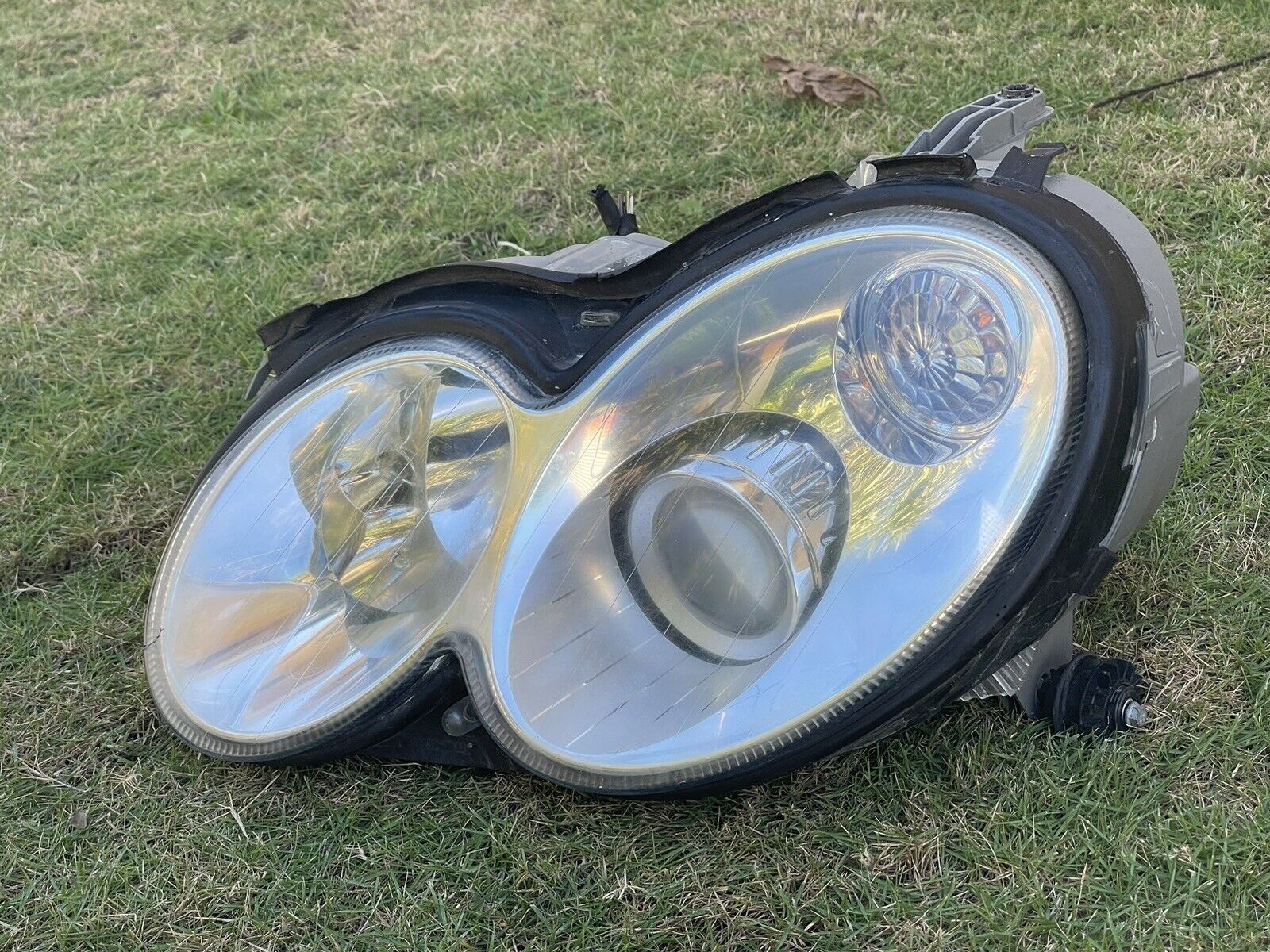 03-09 Mercedes-Benz W209 CLK500 Xenon HID Headlight Assembly OEM LH