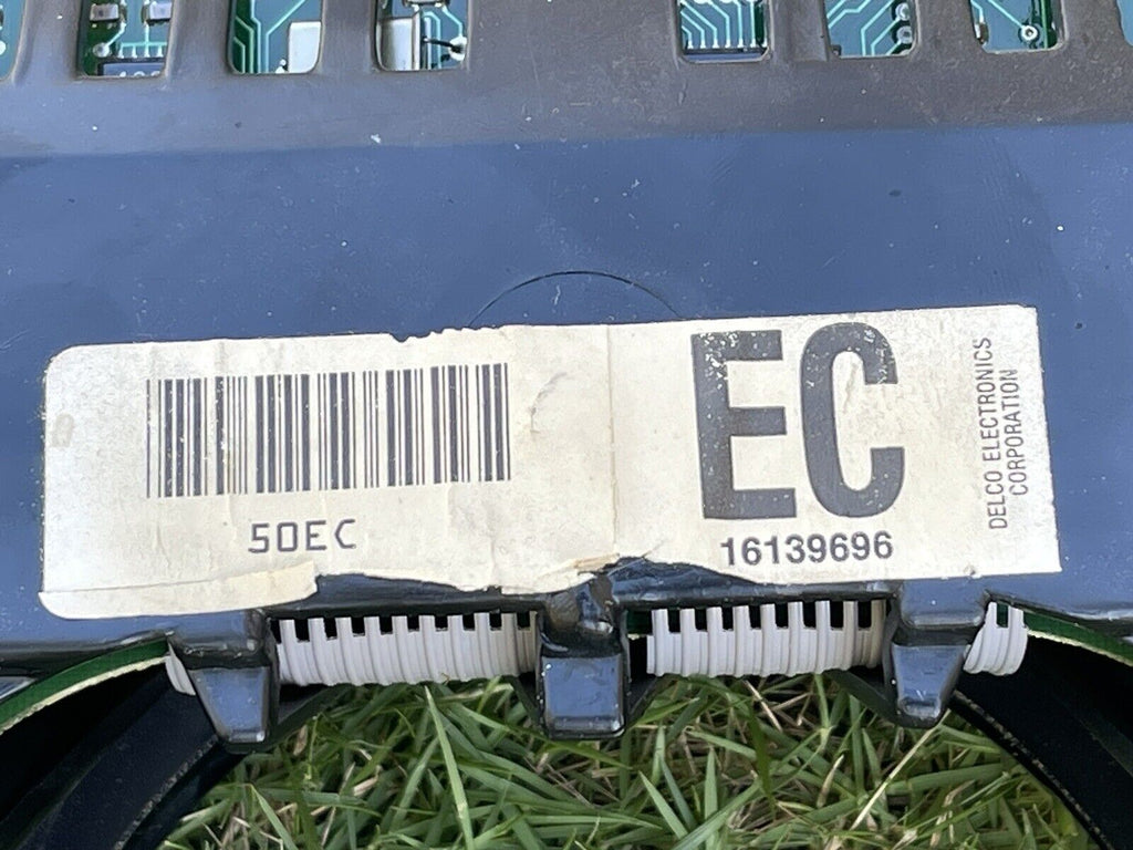 90-93 Buick Reatta Riviera Instrument Cluster Gauge Speedometer