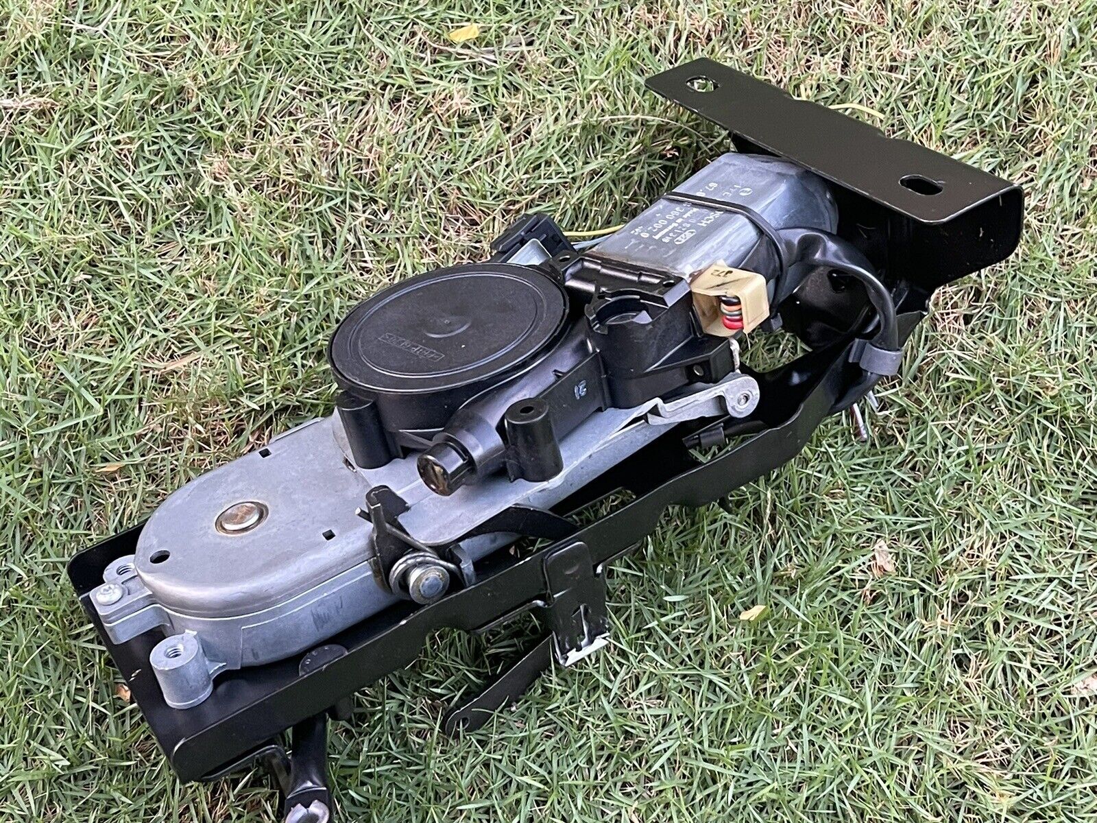 1994-1999 BMW E36 3-series Convertible Folding Soft-Top Compartment Lid Motor