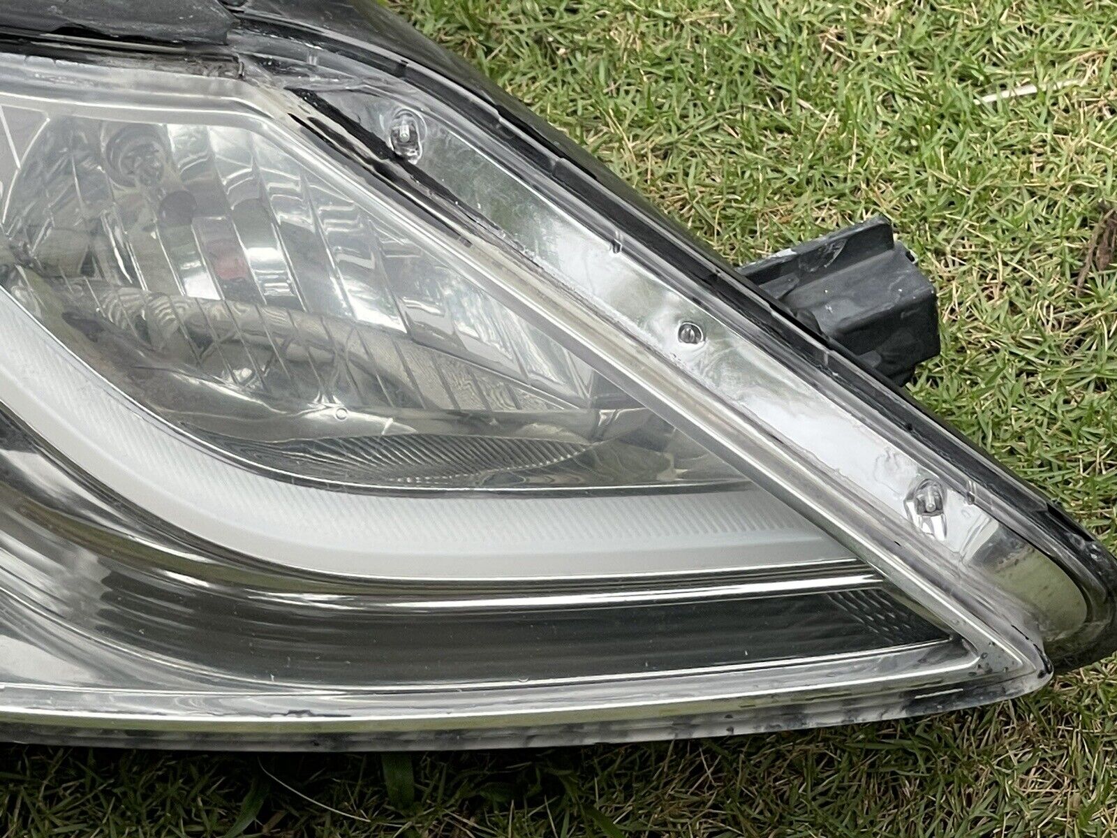 2012-2014 Hyundai Geniuses Halogen Headlight Assembly OEM RH