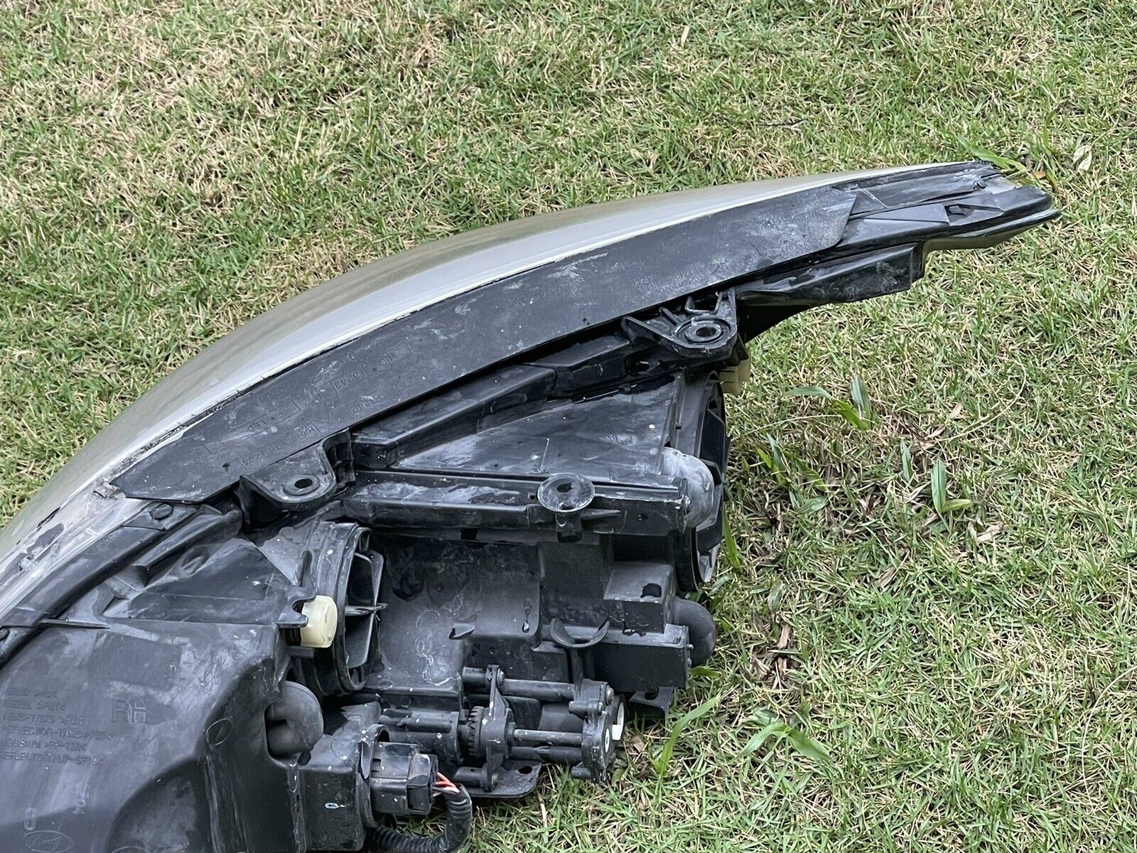 2012-2014 Hyundai Geniuses Halogen Headlight Assembly OEM RH