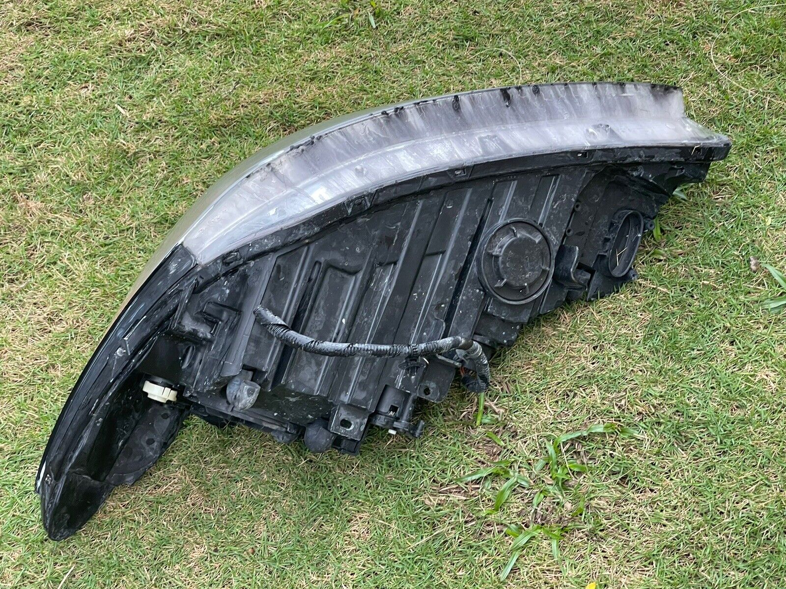 2012-2014 Hyundai Geniuses Halogen Headlight Assembly OEM RH