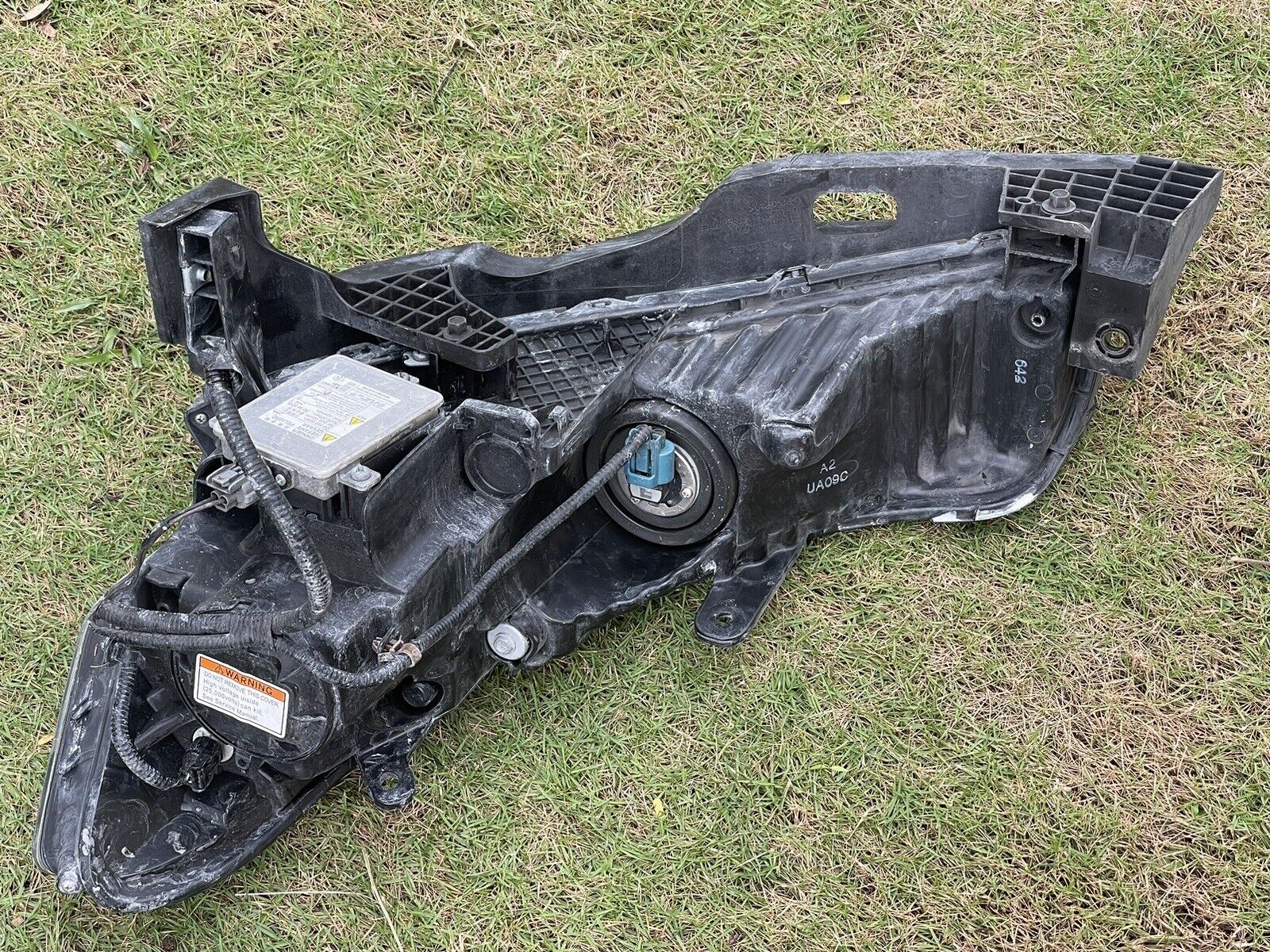 2009-2014 Acura TL OEM HID Headlight Assembly RH with Bracket