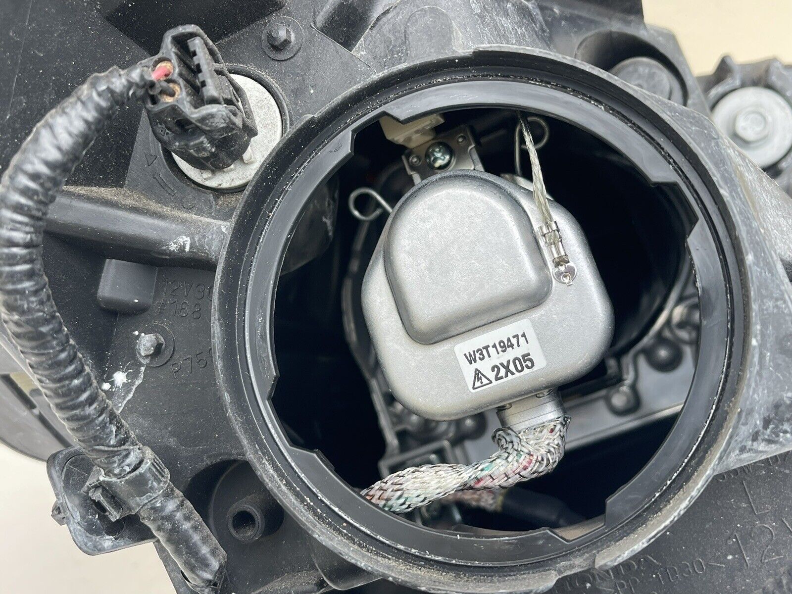 2009-2014 Acura TL OEM HID Headlight Assembly LH with Bracket