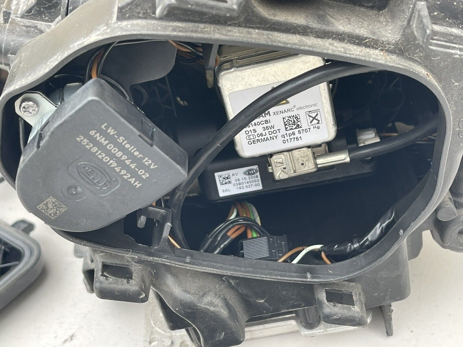 2008-2010 Porsche Cayenne OEM AFS HID Xenon Headlight Assembly RH