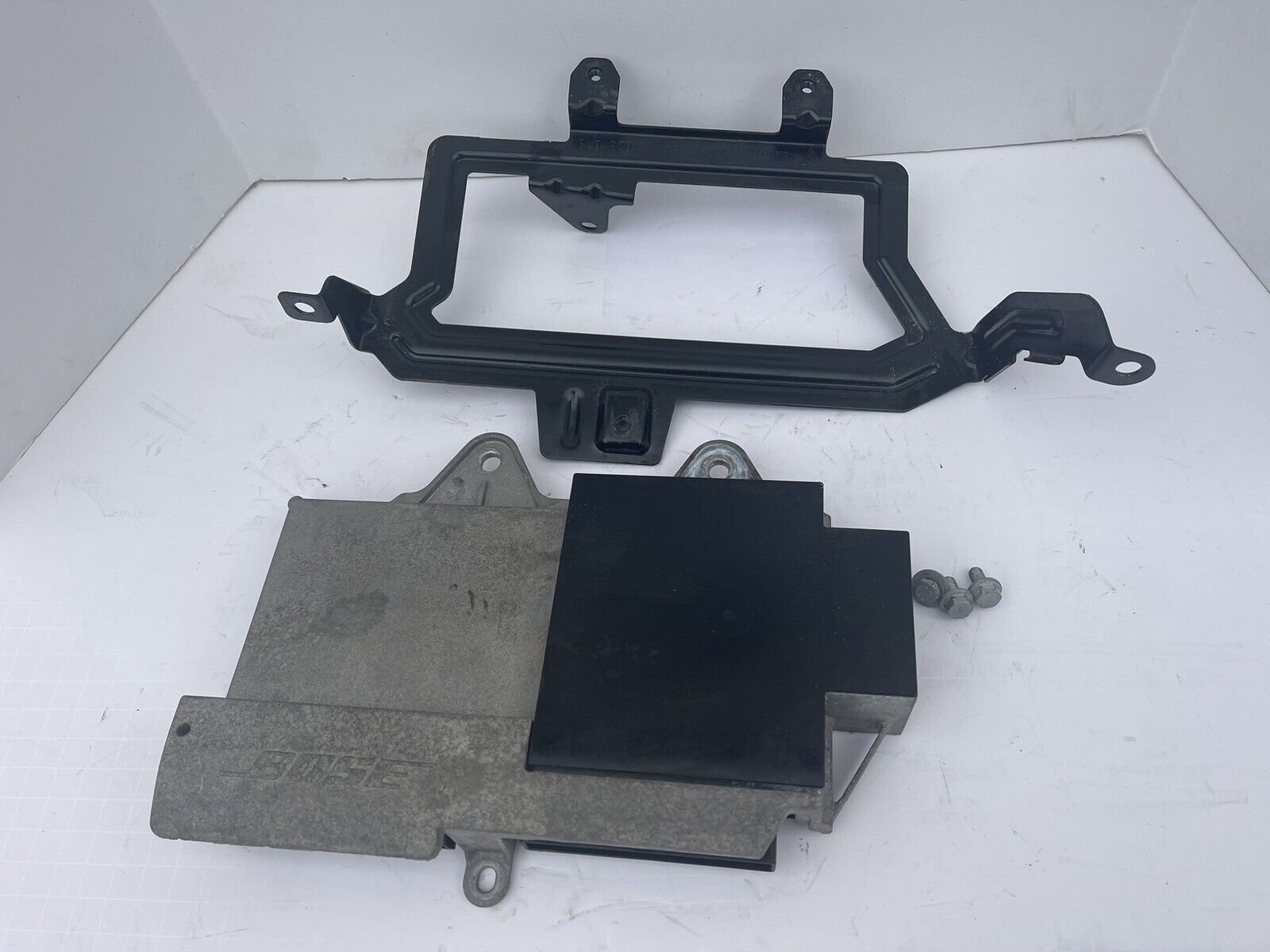 2008-2010 Porsche Cayenne Bose Amp Amplifier