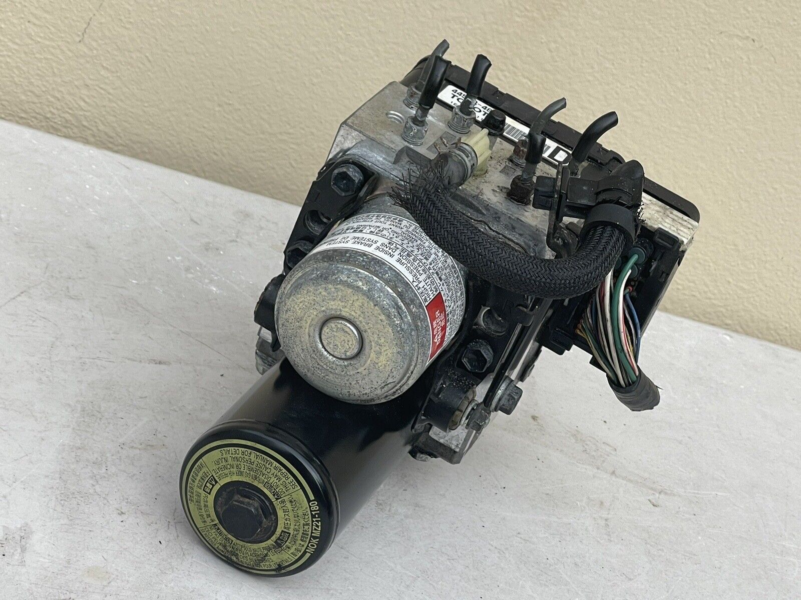 06-07 Toyota Highlander Hybrid Lexus RX400h OEM ABS Pump