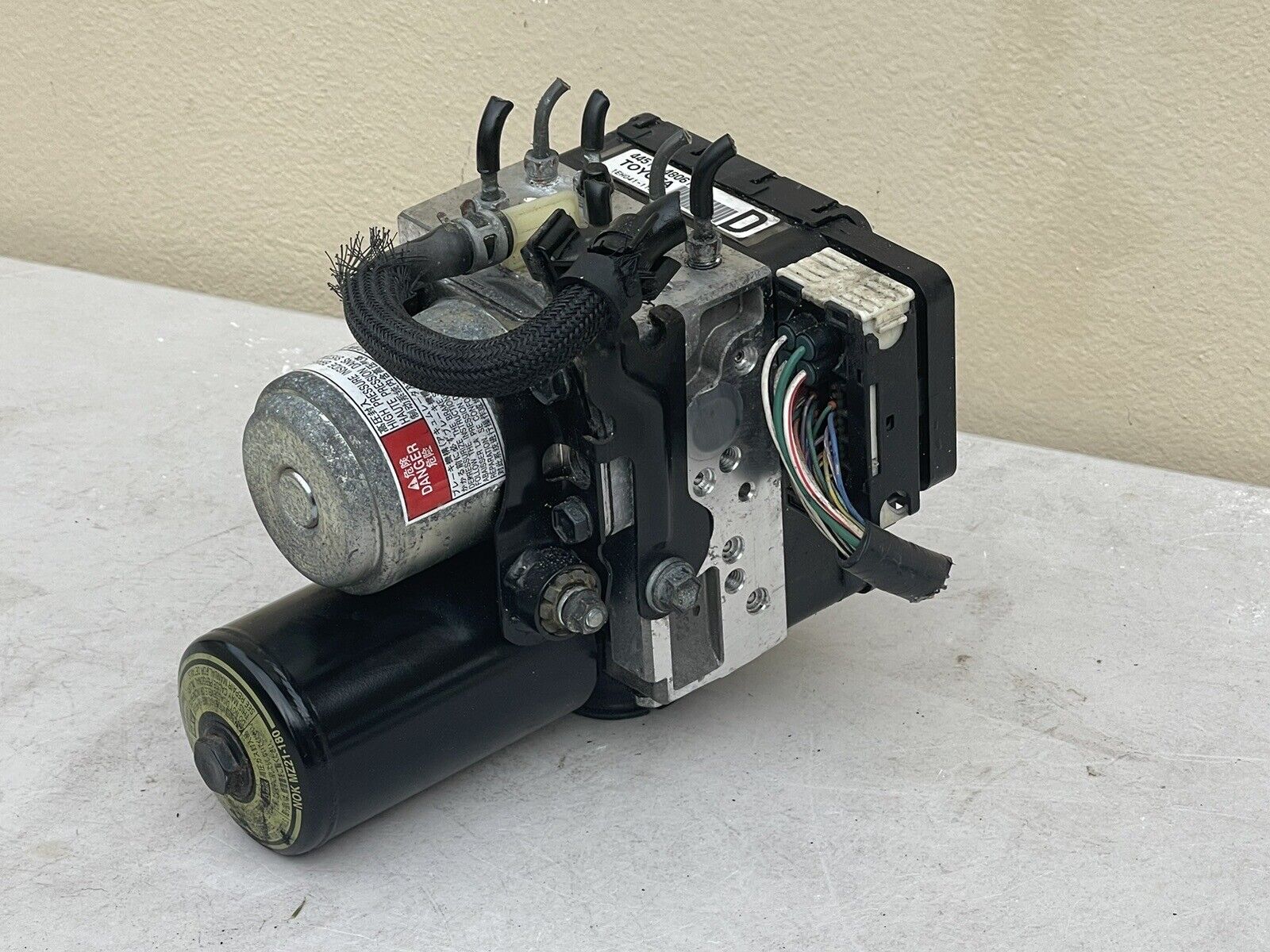 06-07 Toyota Highlander Hybrid Lexus RX400h OEM ABS Pump