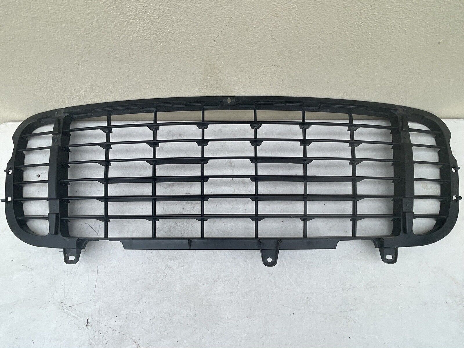 2008-2010 Porsche Cayenne Front Center Grille OEM Insert Black