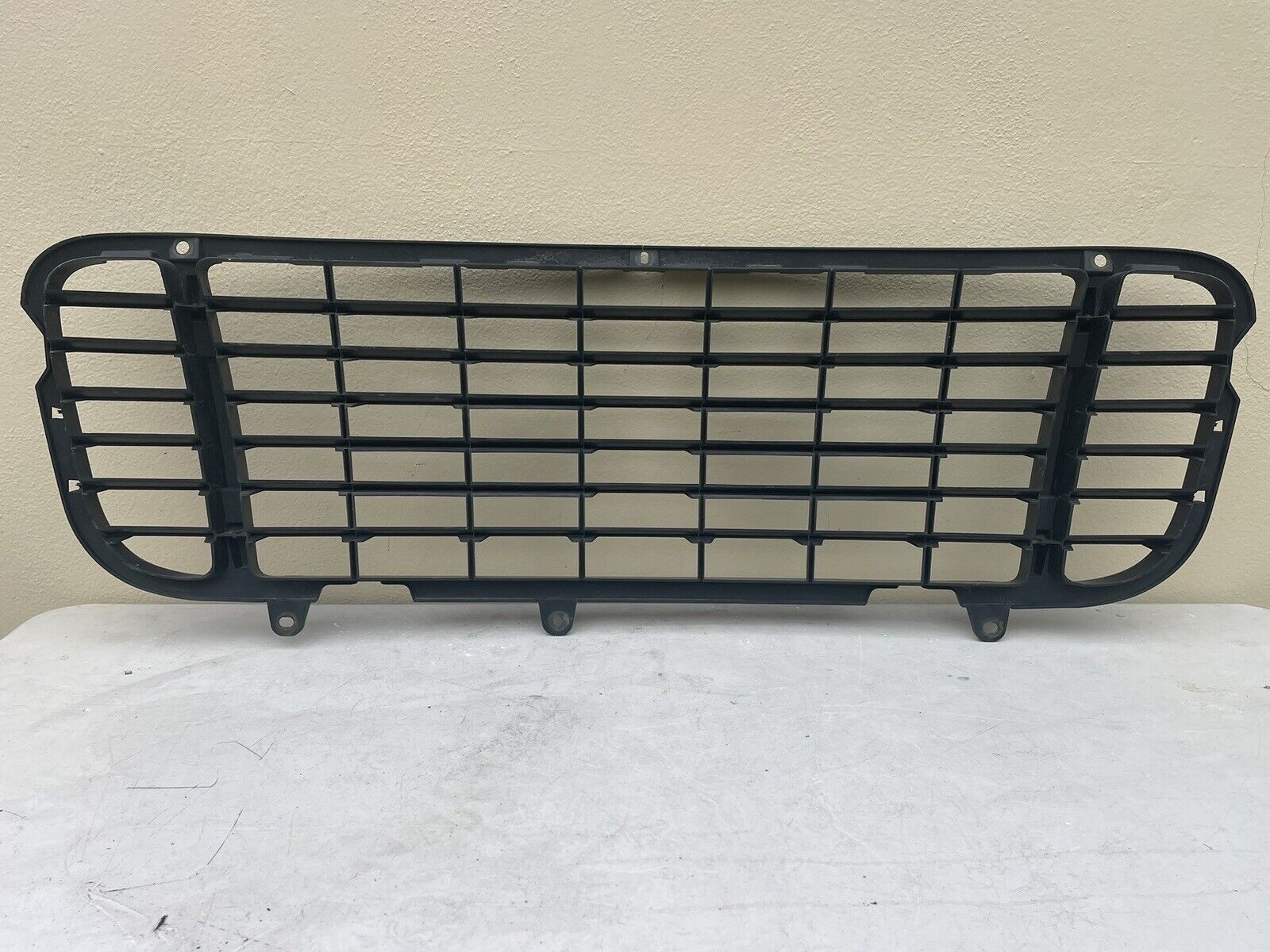 2008-2010 Porsche Cayenne Front Center Grille OEM Insert Black