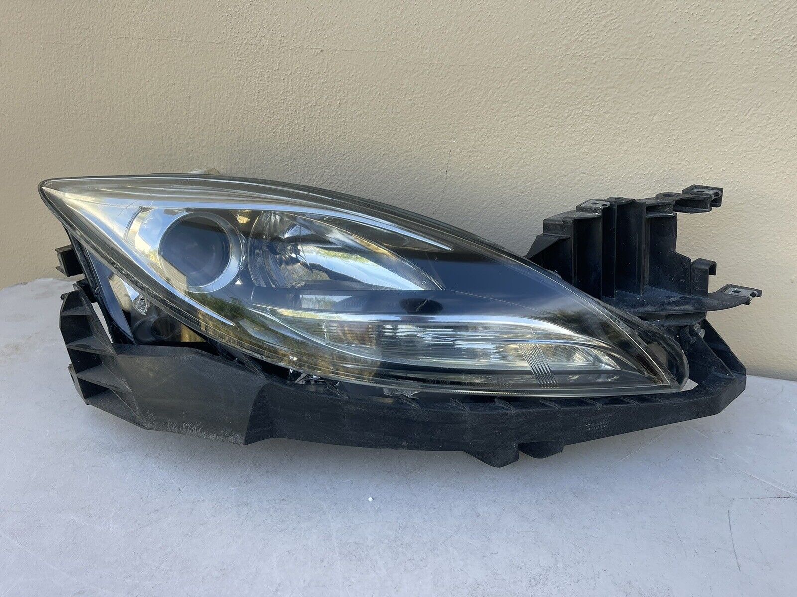 2011-2013 Mazda 6 HID Xenon Headlight Assembly RH