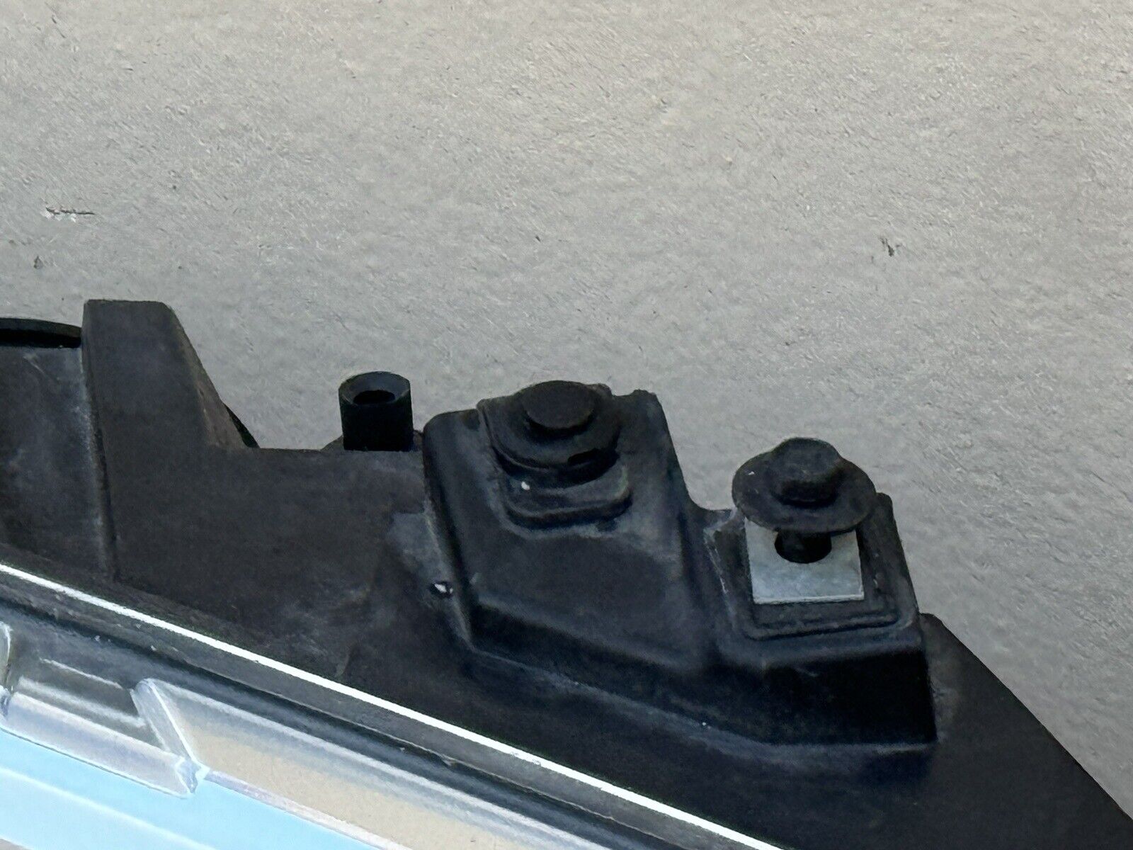 2013-2018 Ford Taurus OEM Halogen Headlight Assembly Right RH