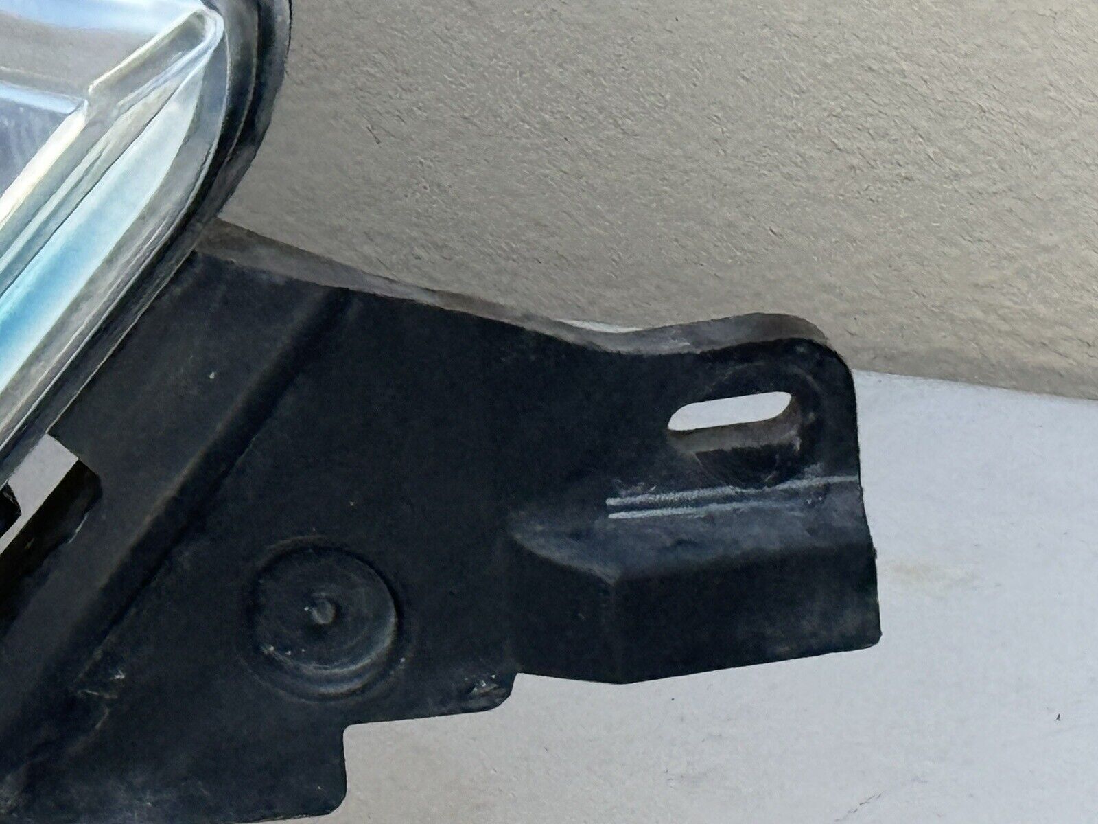 2013-2018 Ford Taurus OEM Halogen Headlight Assembly Right RH