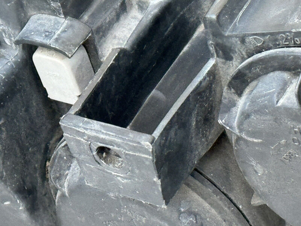 06-09 Jaguar XJ8 JXR Vanden Plas Halogen Headlight Assembly LH OEM