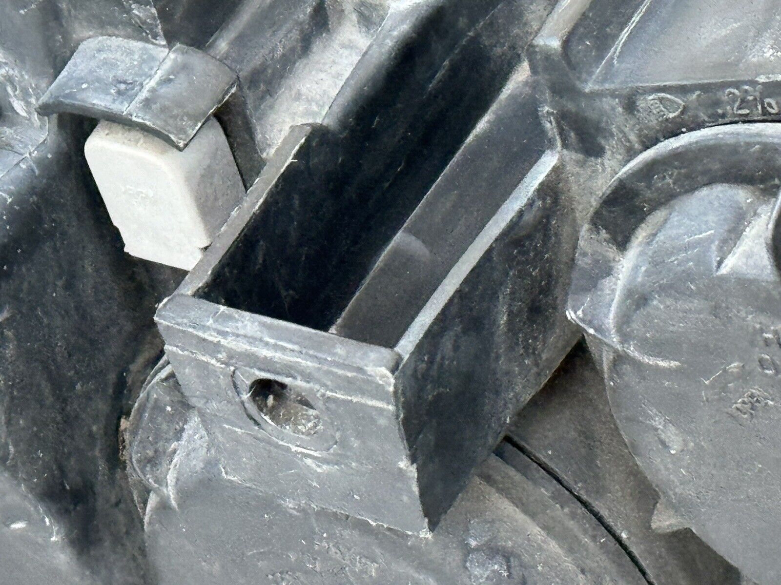 06-09 Jaguar XJ8 JXR Vanden Plas Halogen Headlight Assembly LH OEM